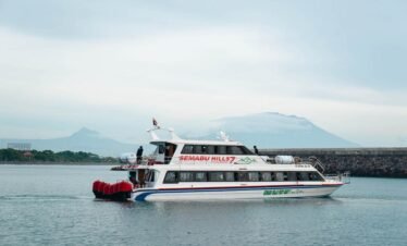 Semabu Hills Fastboat