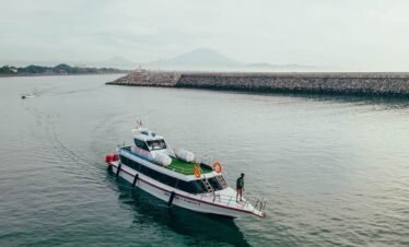 Semabu Hills Fastboat